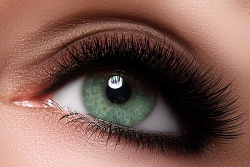 Pragniesz olśniewać spojrzeniem? Znajdź swoją maskarę Maybelline!
