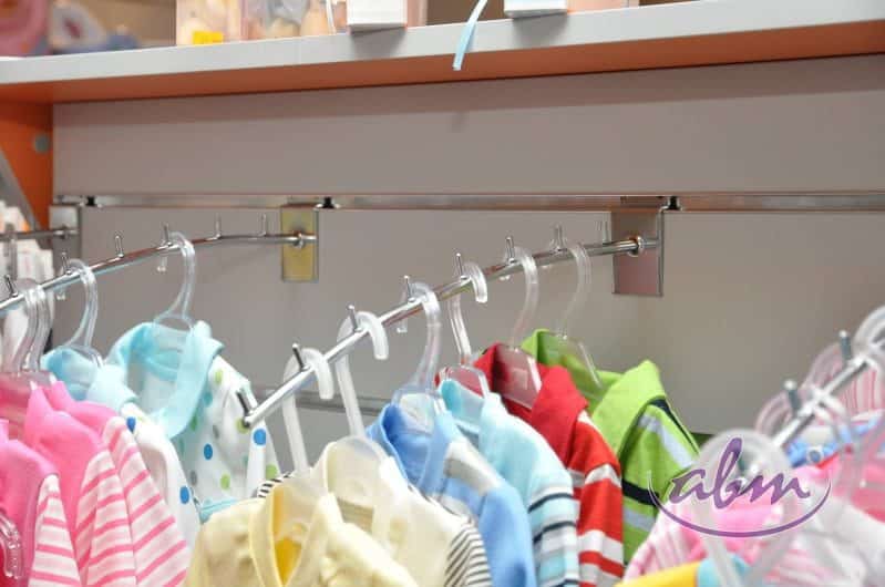 Prezentacja odzieży w sklepie Prezentacja odzieży w sklepie