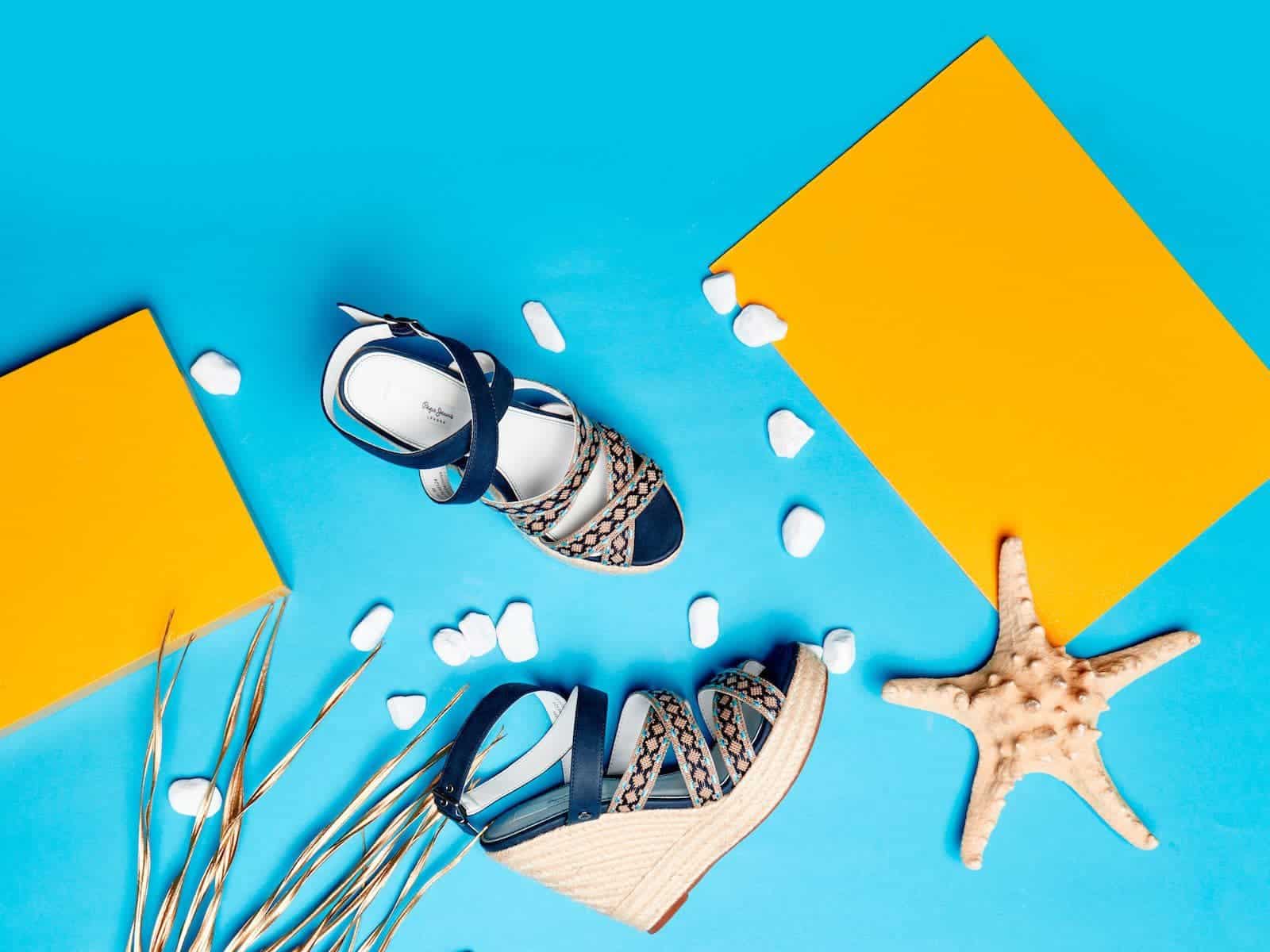 Buty na koturnie wracają w najlepszym stylu!