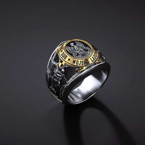 Symbolika męskiego sygnetu.