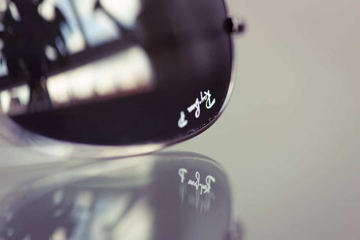 Okulary ray-ban dla stylowych mężczyzn