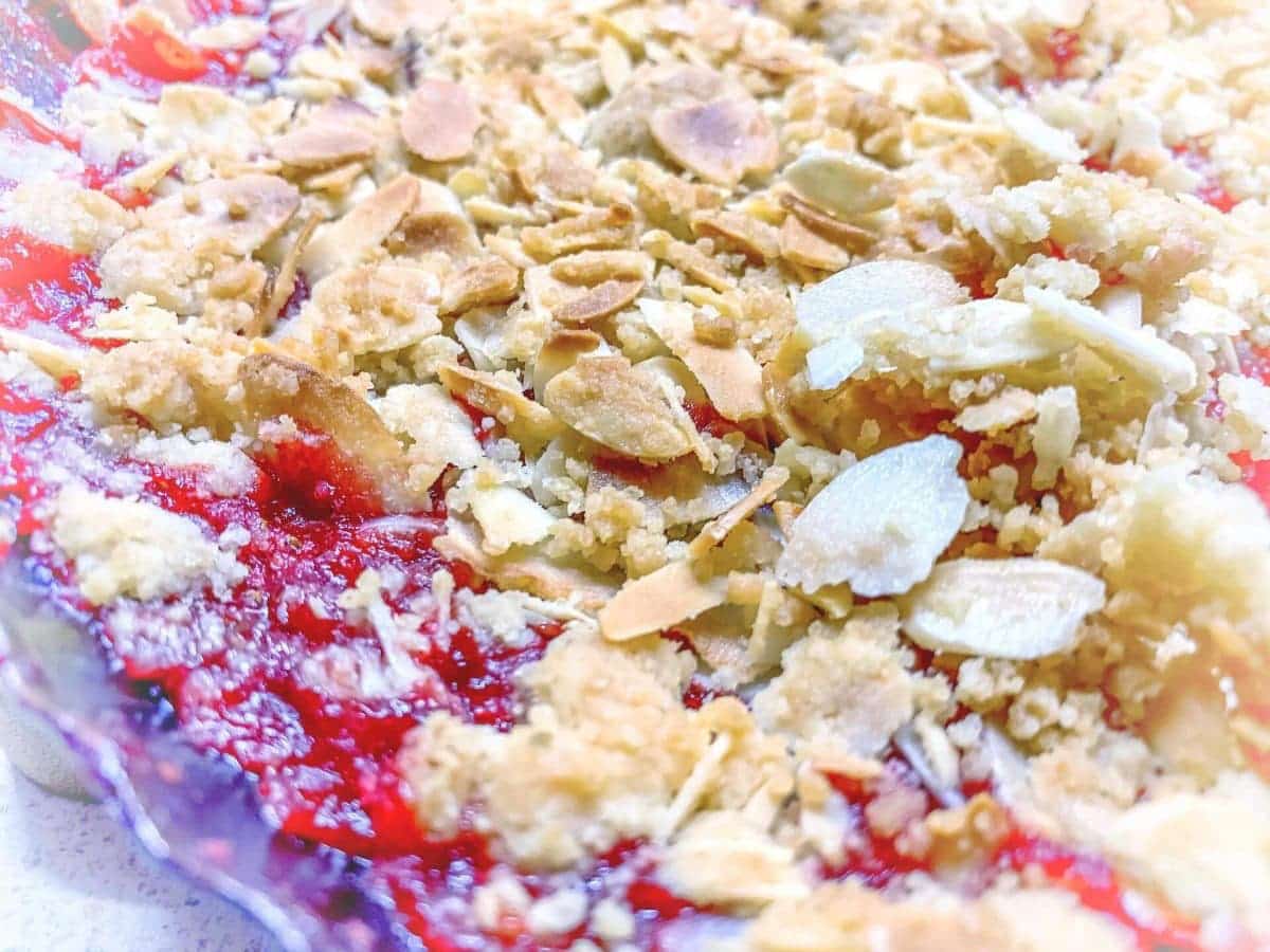 Crumble z truskawkami