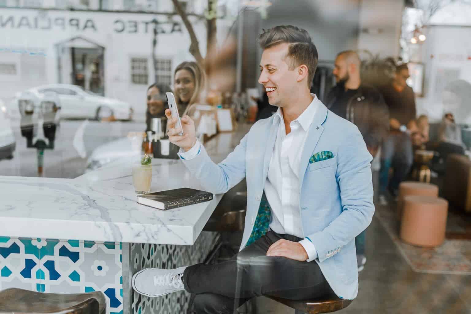 Co oznaczają tajemnicze skróty na Tinderze?