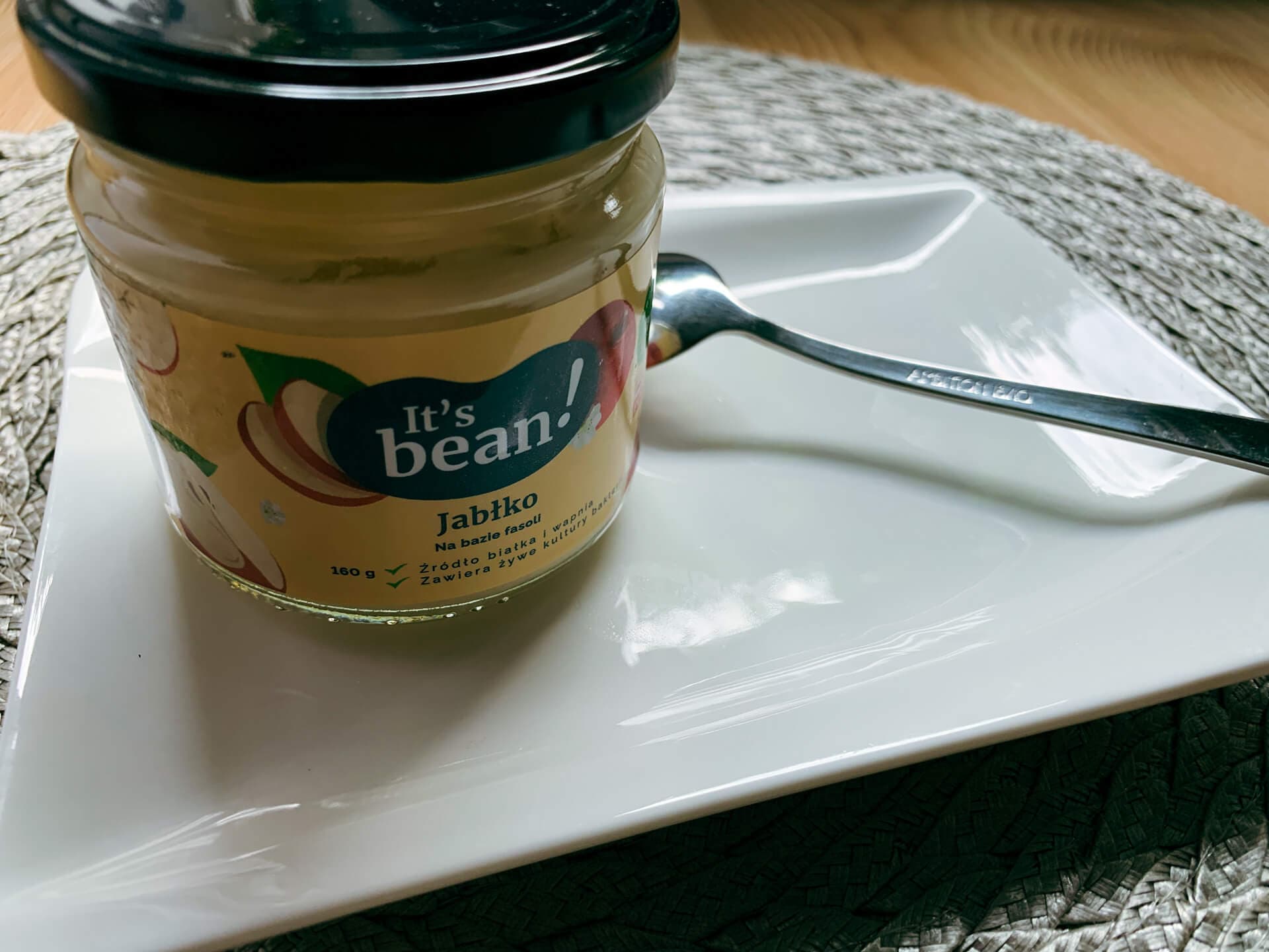It’s bean! Jabłko