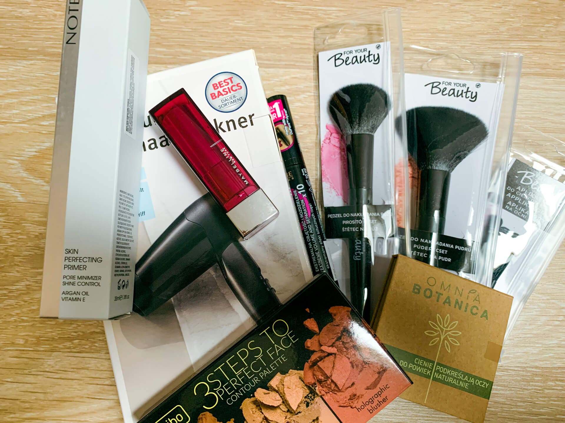 Okiem faceta: Jak kobieta zapomni kosmetyków na wesele