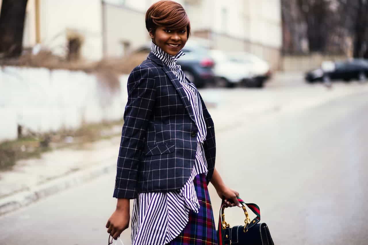 Marynarka damska - jak ją stylizować?