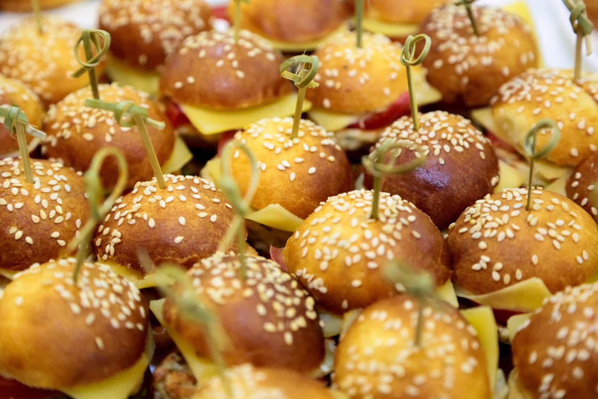 Kreatywne przekąski i finger food na imprezy