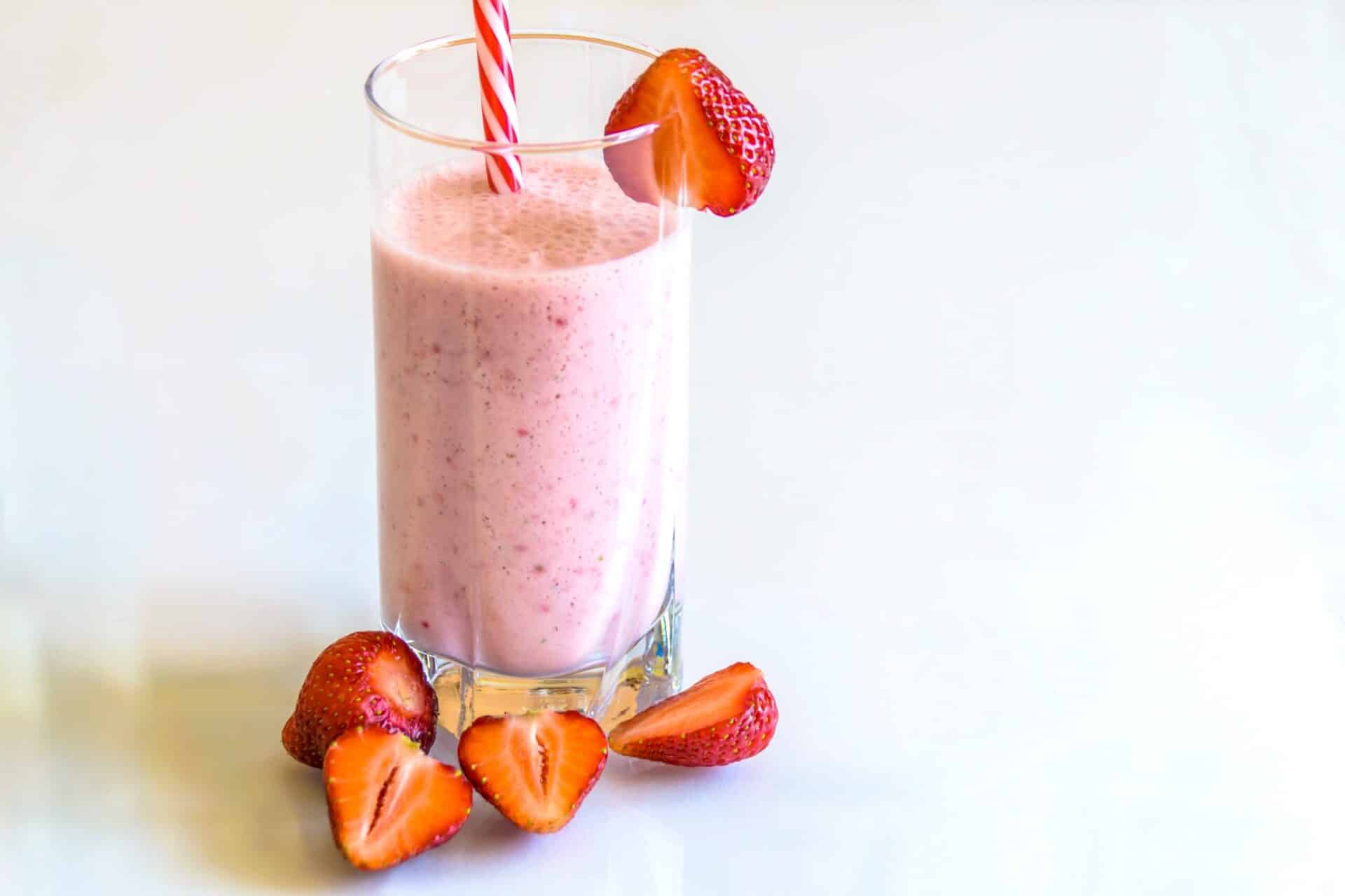 Jak przygotować domowe smoothie i koktajle owocowe?