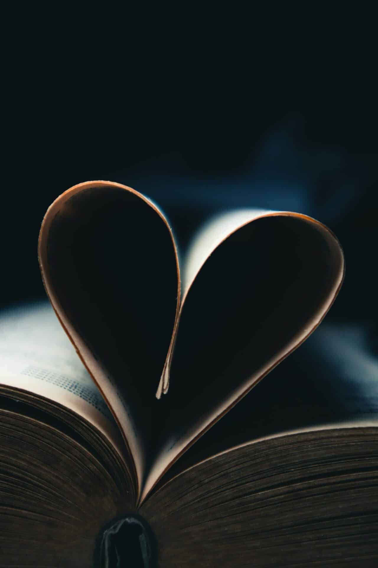 Miłość przez pryzmat literatury: najpiękniejsze opowieści miłosne