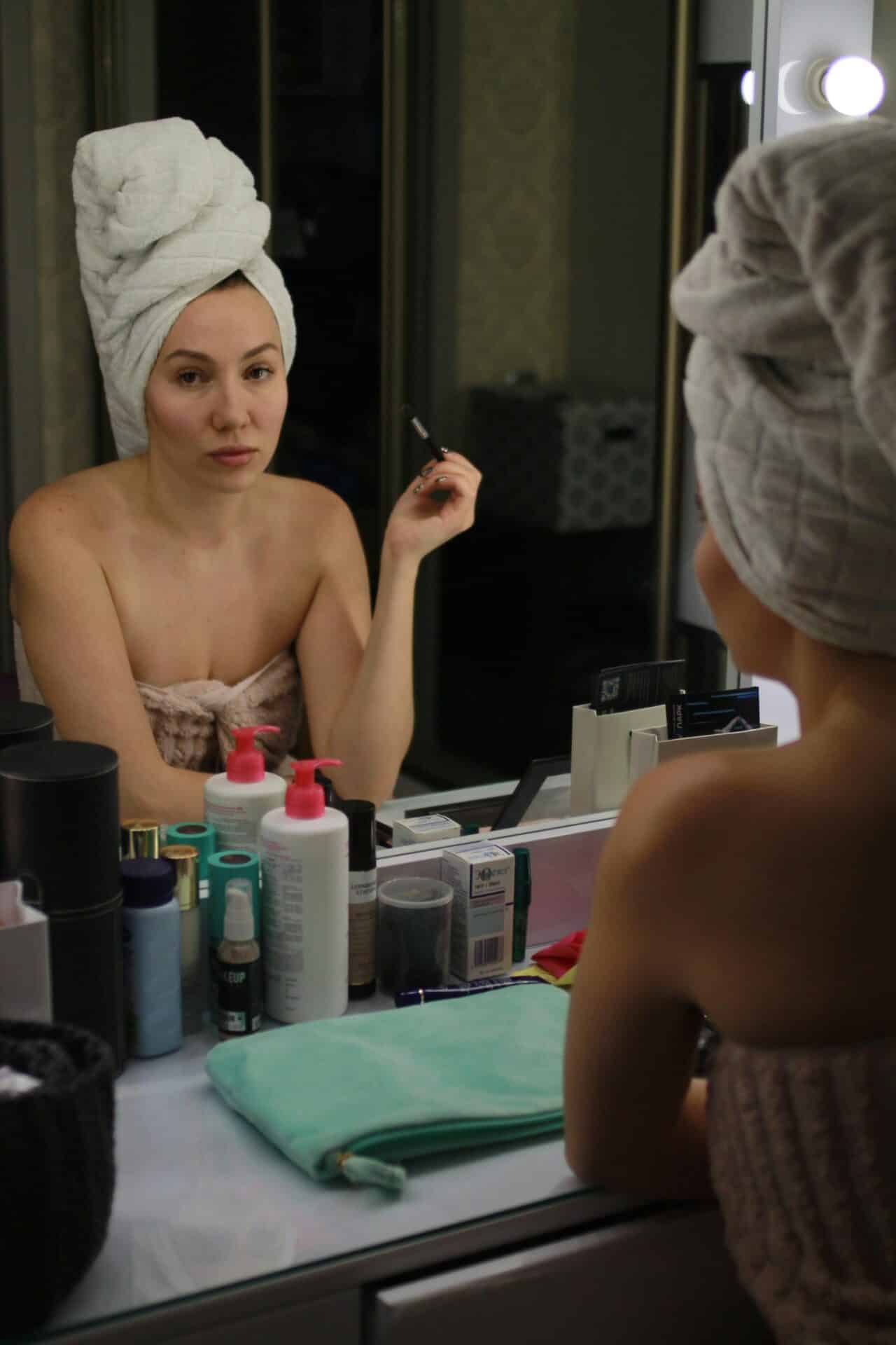 Idealny makijaż na randkę z mężem - porady i inspiracje Idealny makijaż na randkę z mężem - porady i inspiracje