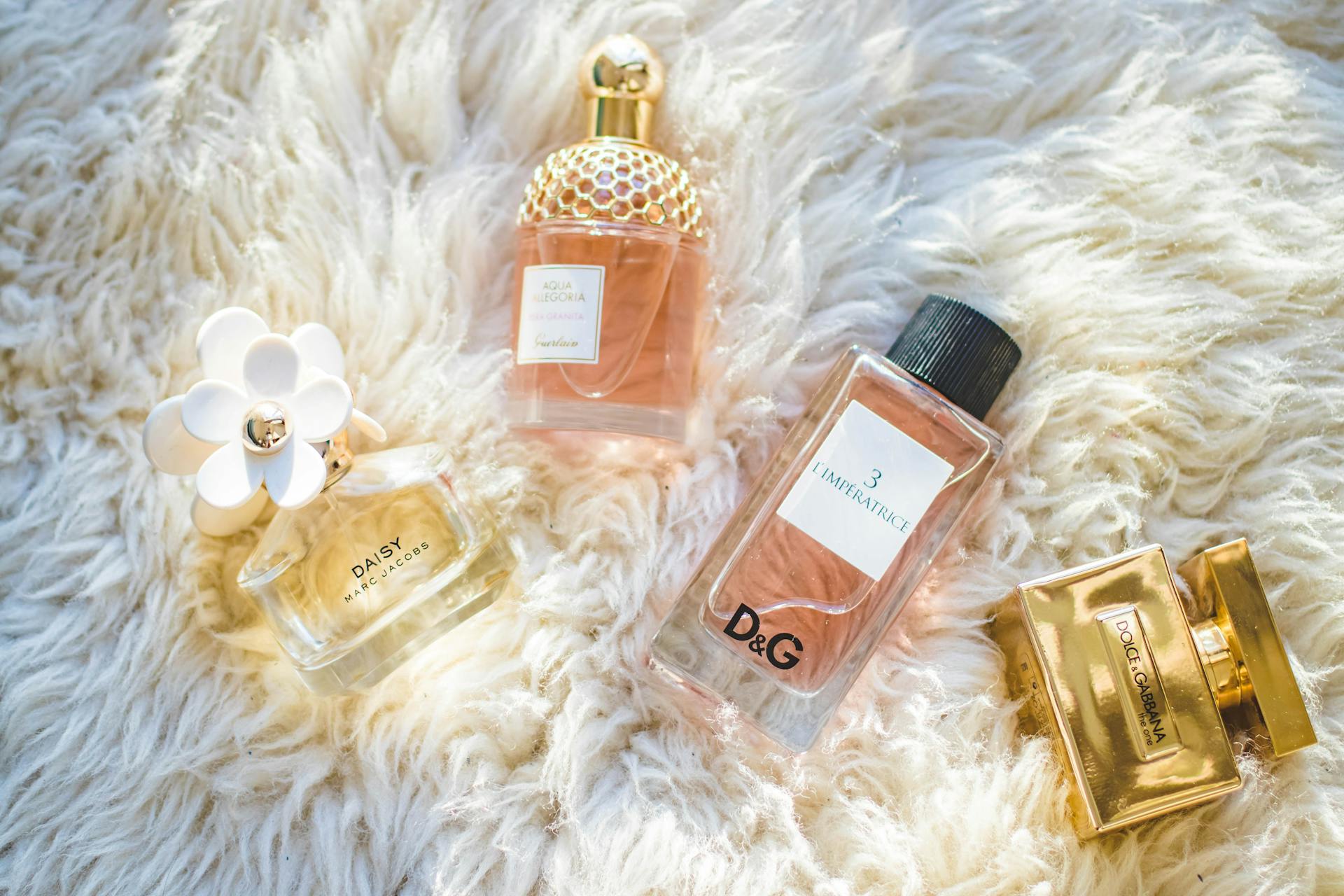 Jak wybrać i nosić perfumy, by podkreślić osobowość