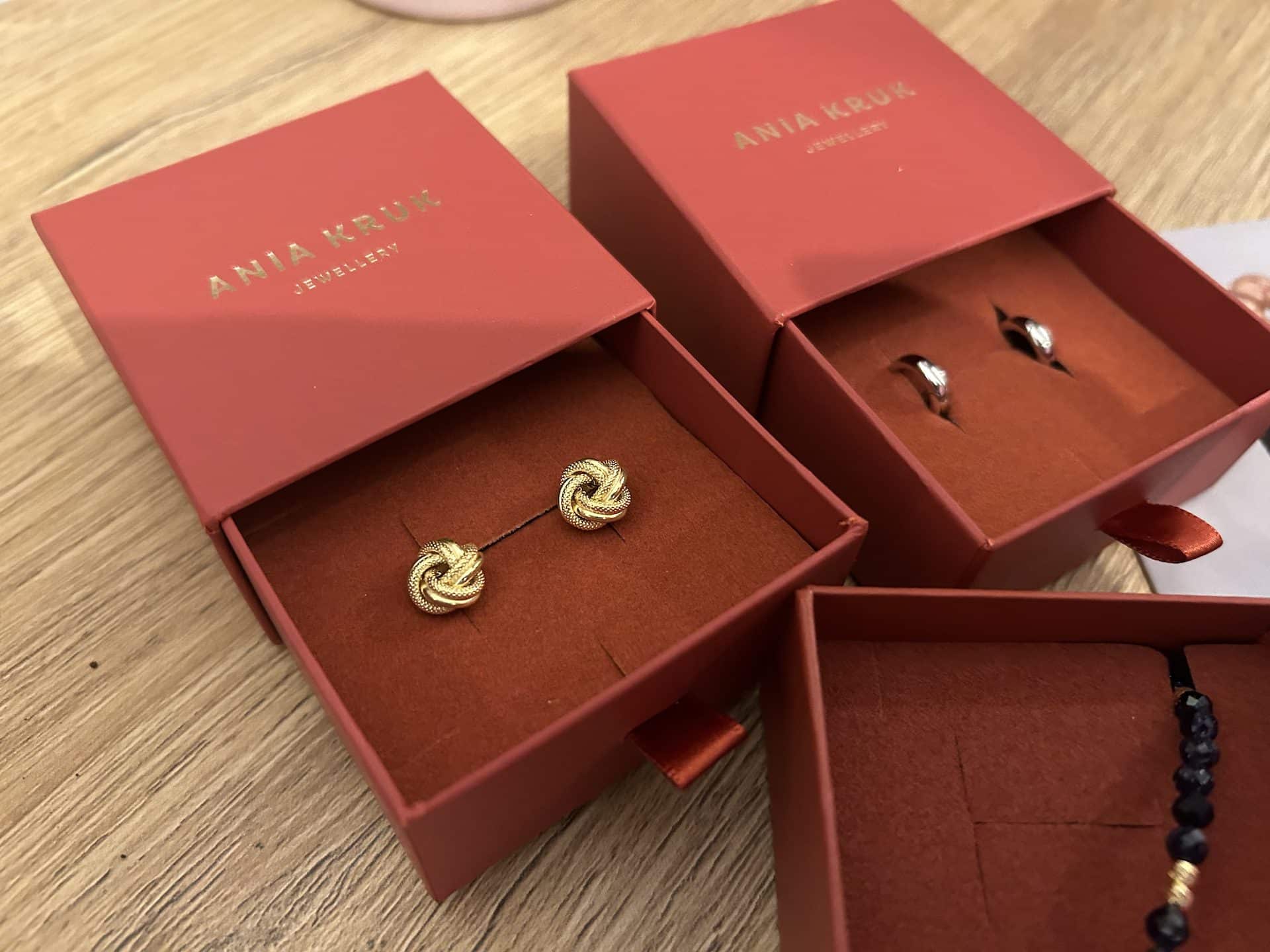 Odkryj przystępne ceny biżuterii od Ani Kruk