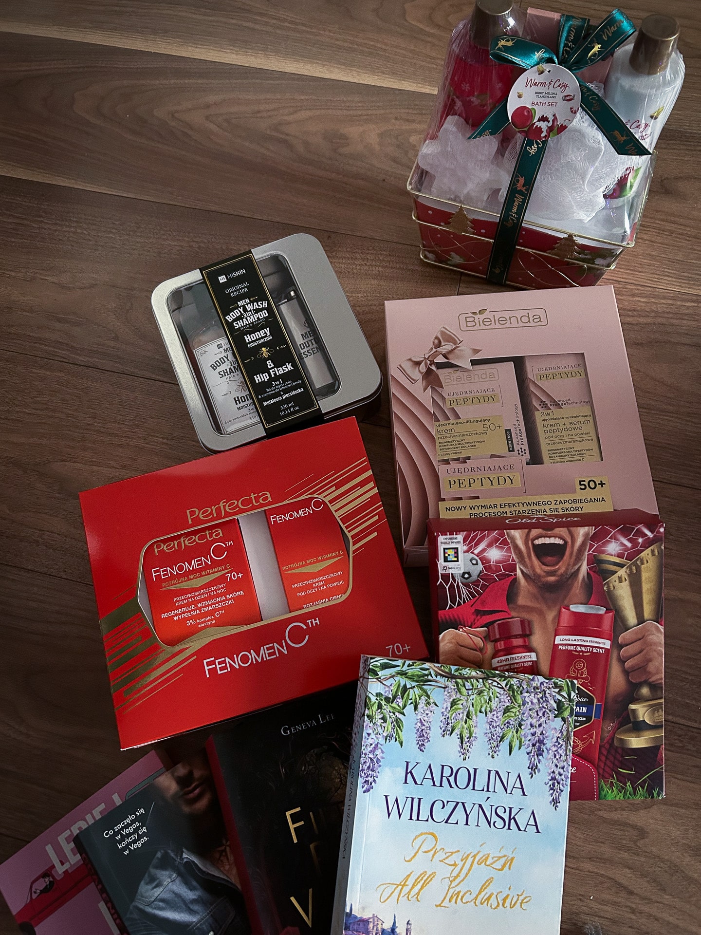 Prezenty na ostatnią chwilę? Zestawy kosmetyków uratują każdą sytuację!