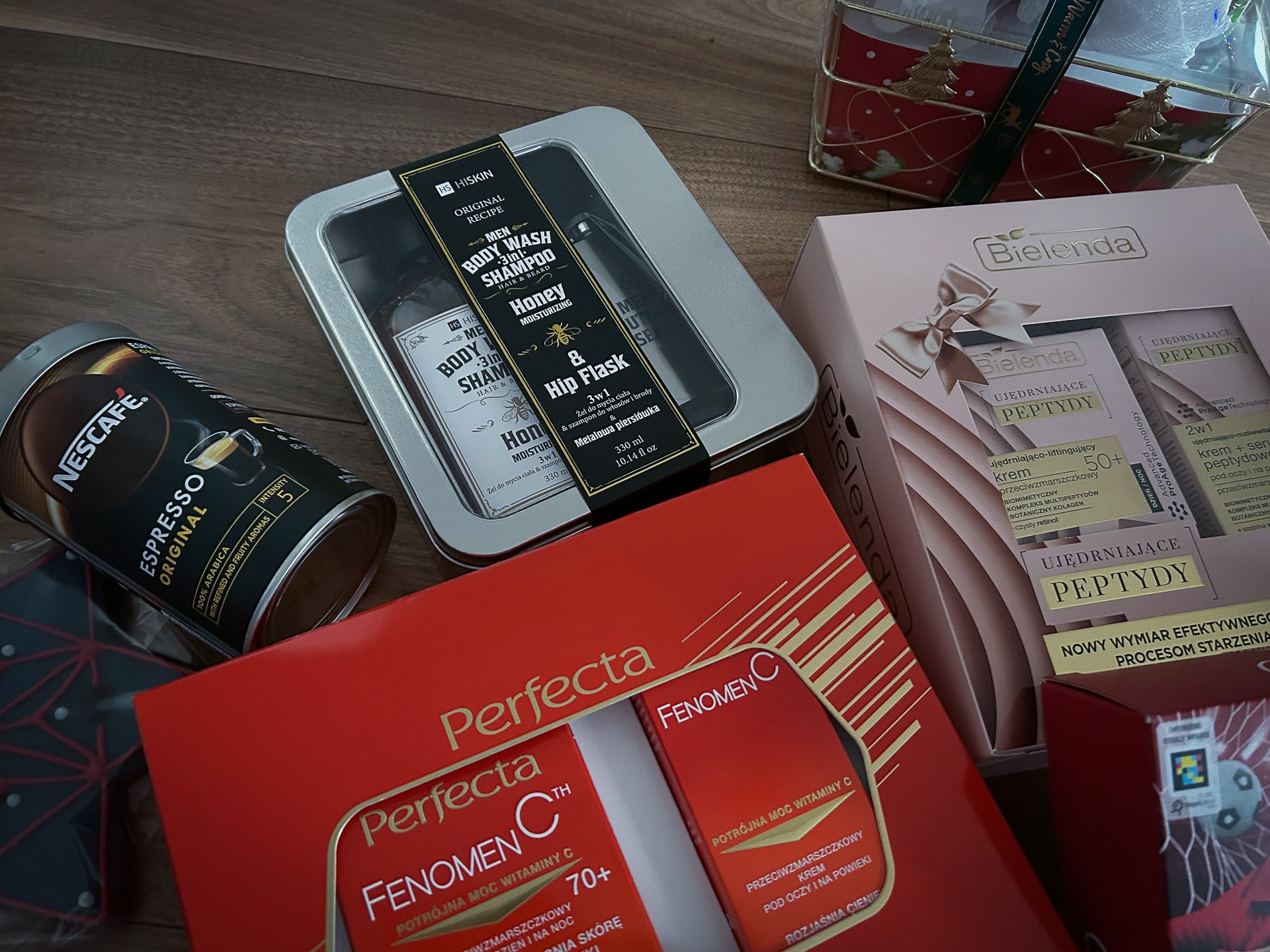 Prezenty na ostatni moment? Zestawy kosmetyków uratują każdą sytuację!