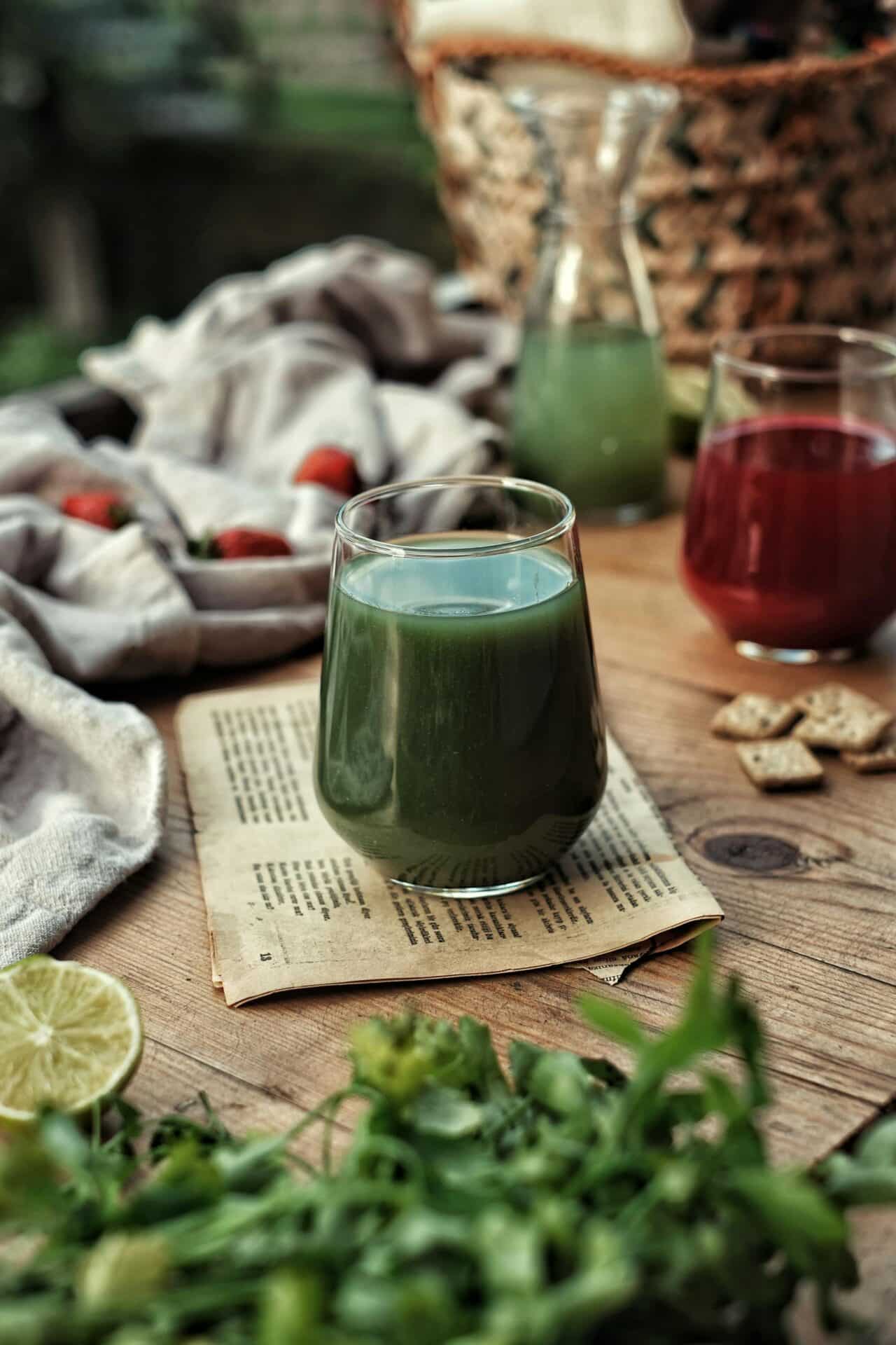 Zielone wiosenne smoothie – detoks i energia