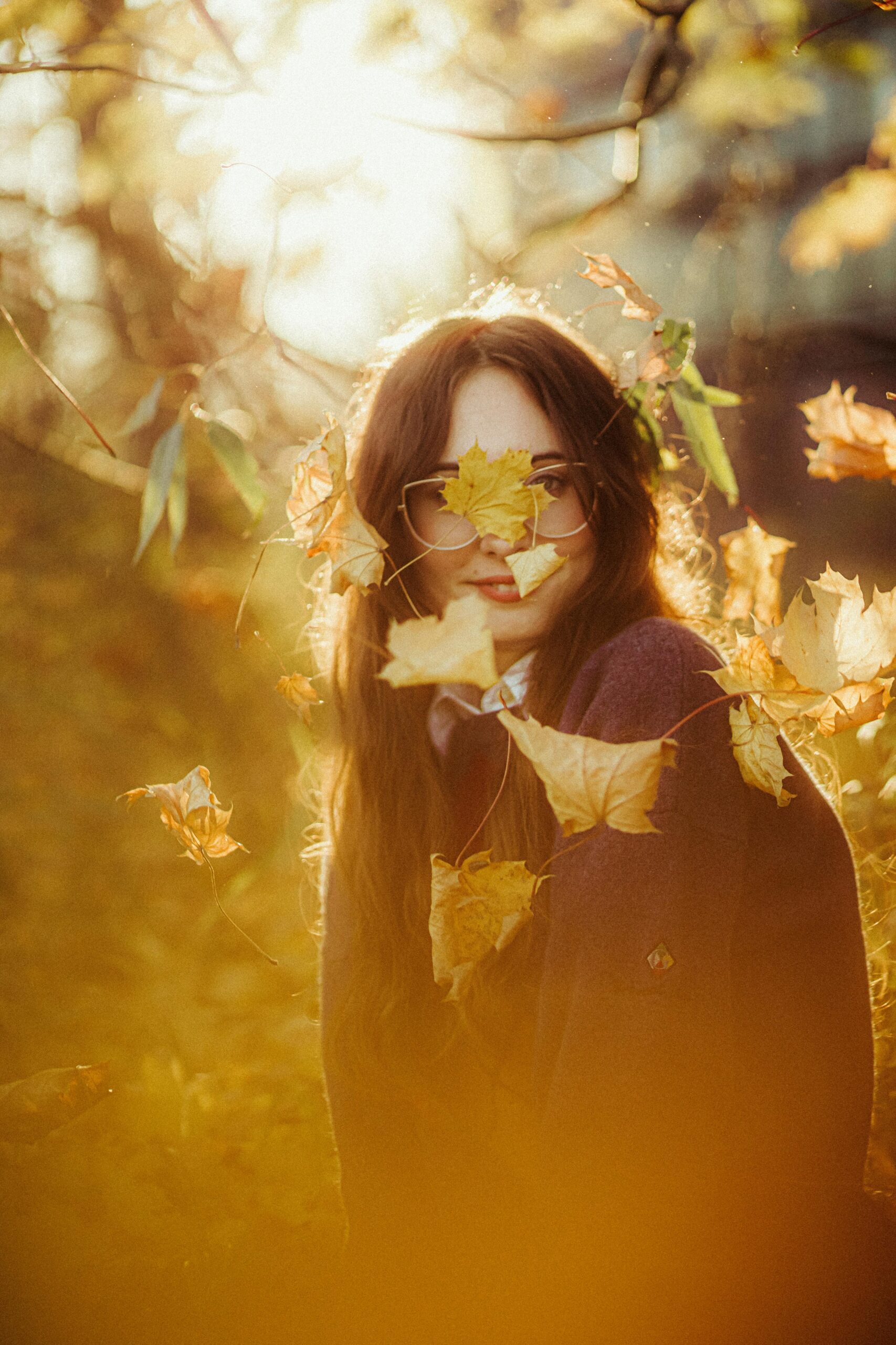 Modne płaszcze na jesień 2025 – przegląd najgorętszych fasonów