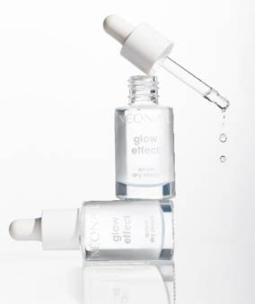 Pielęgnacyjny manicure z efektem glow od NEONAIL 