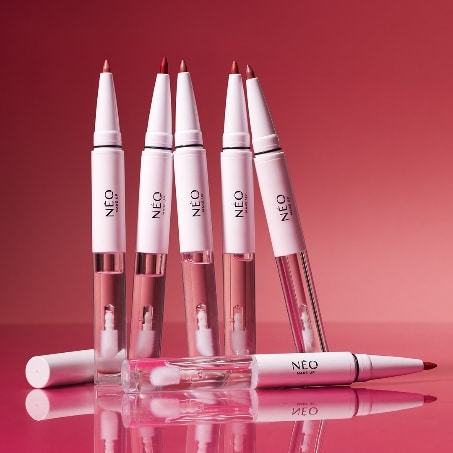 Lato w wersji glow z NEO MAKE UP - naturalnie promienna skóra i perfekcyjnie podkreślone usta w duecie idealnym na wakacje