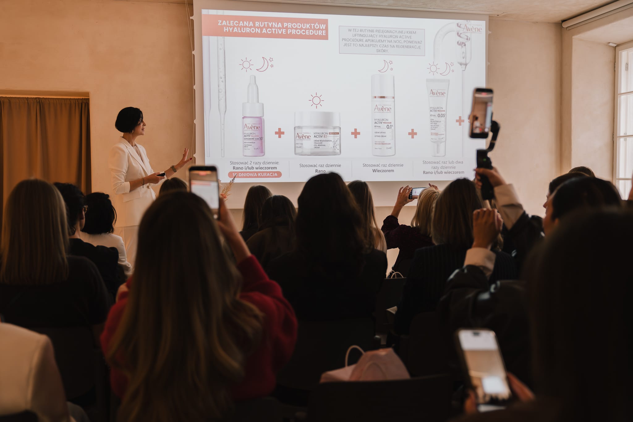 Moja skóra. Moja rutyna. Moja Procedura. Innowacyjna gama Hyaluron Activ Procedure od Eau Thermale Avène Moja skóra. Moja rutyna. Moja Procedura. Innowacyjna gama Hyaluron Activ Procedure od Eau Thermale Avène